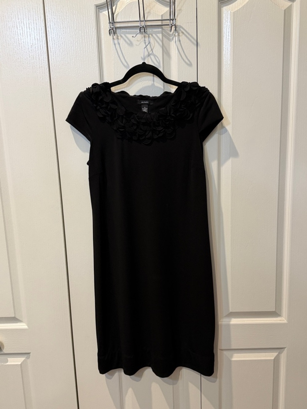 Alfani Black Floral Applique Shift Dress Sz M